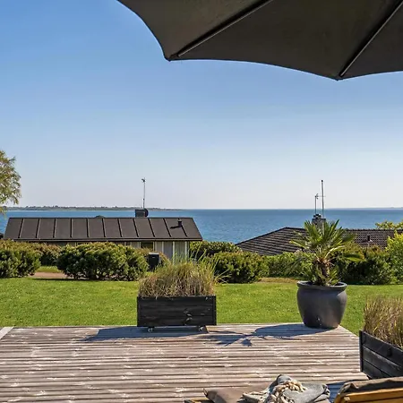 Nyaraló Gorgeous In With Kitchen Fåborg