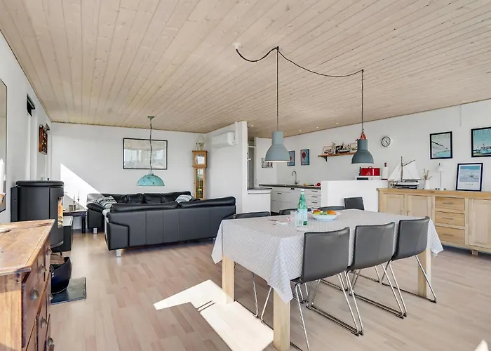 Nyaraló Gorgeous In With Kitchen Fåborg